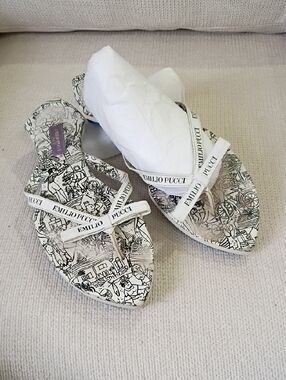 Emilio Pucci Black and White Graphic Logo Strap Pointed Flats